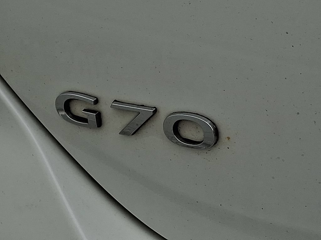 Used 2022 Genesis G70 3.3T RWD image 29