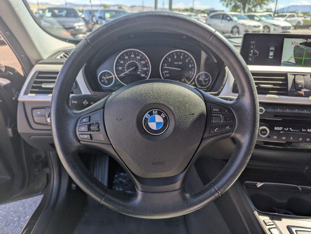 Used 2017 BMW 320i Sedan RWD image 13