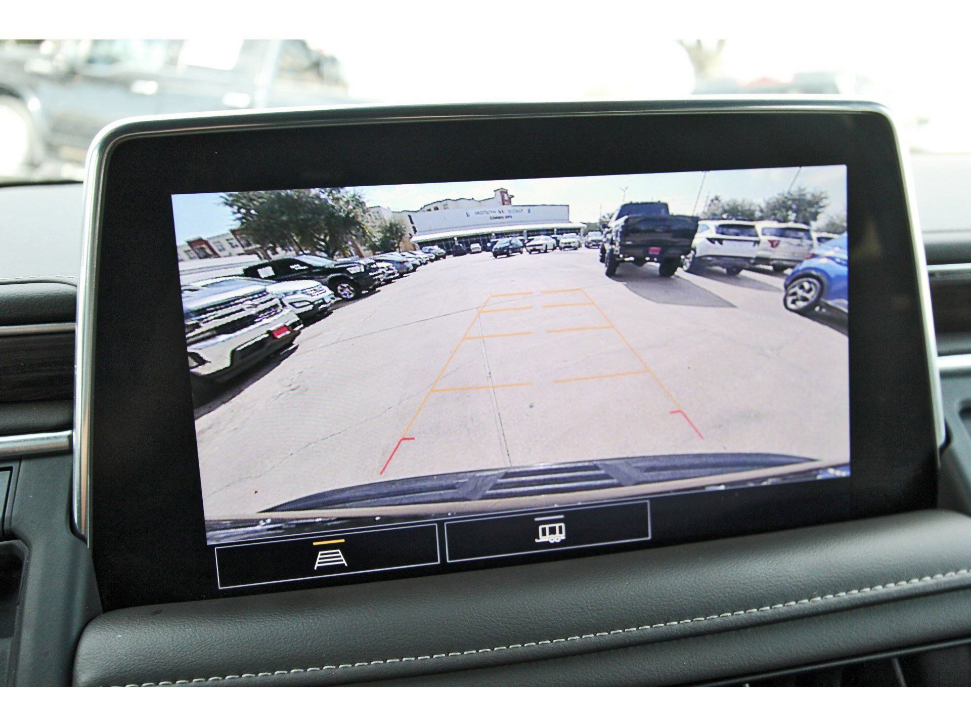 Used 2021 Chevrolet Tahoe Z71 image 25