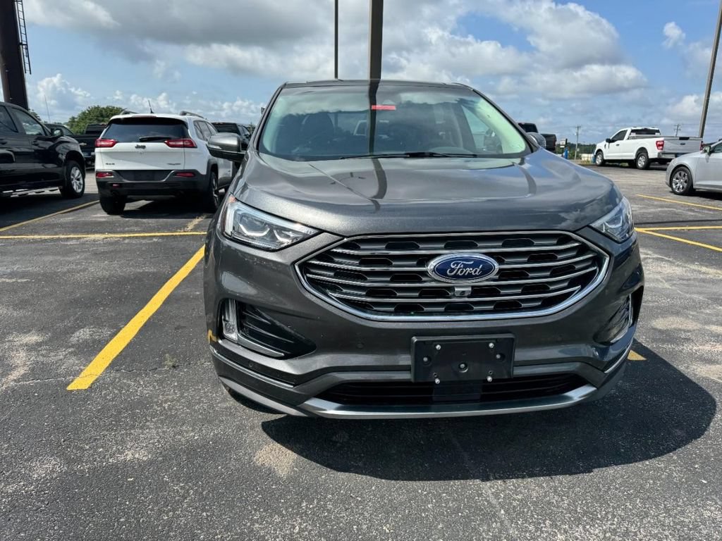 Used 2019 Ford Edge Titanium w/ Equipment Group 301A AWD/4WD image 3