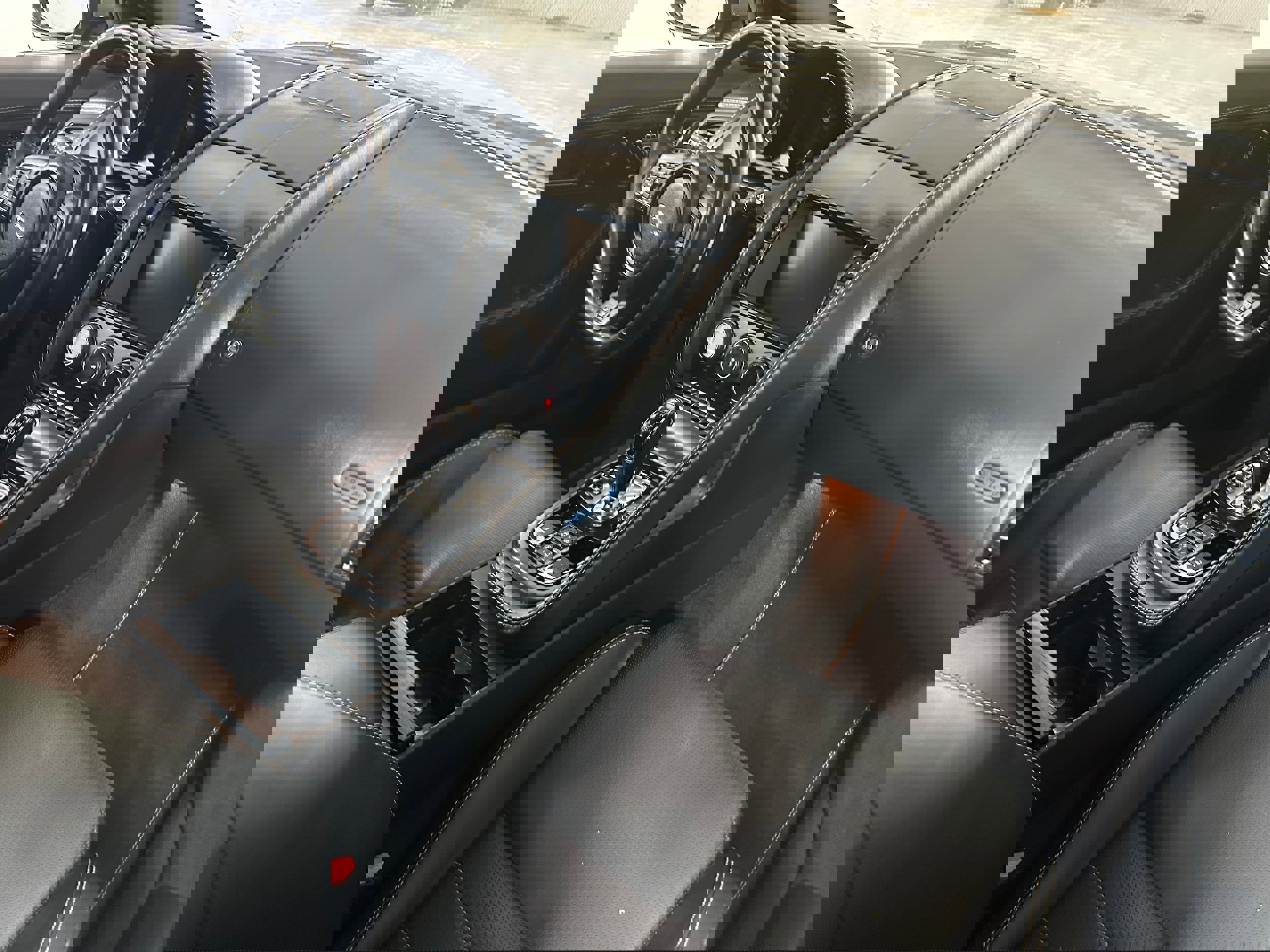 Used 2018 Jaguar F-TYPE R image 11