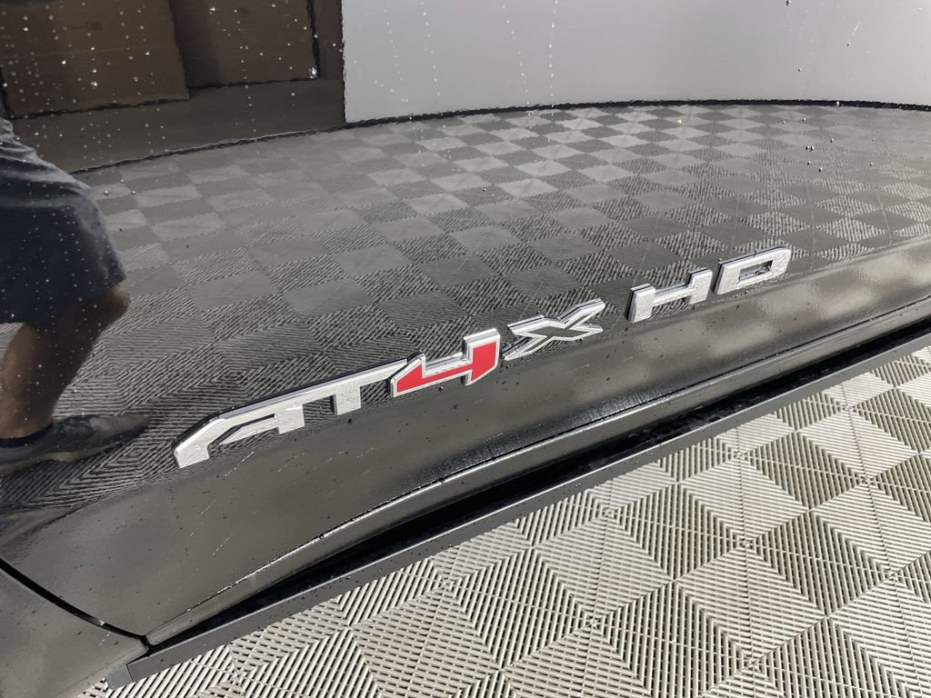 Used 2024 GMC Sierra 2500 AT4X image 33