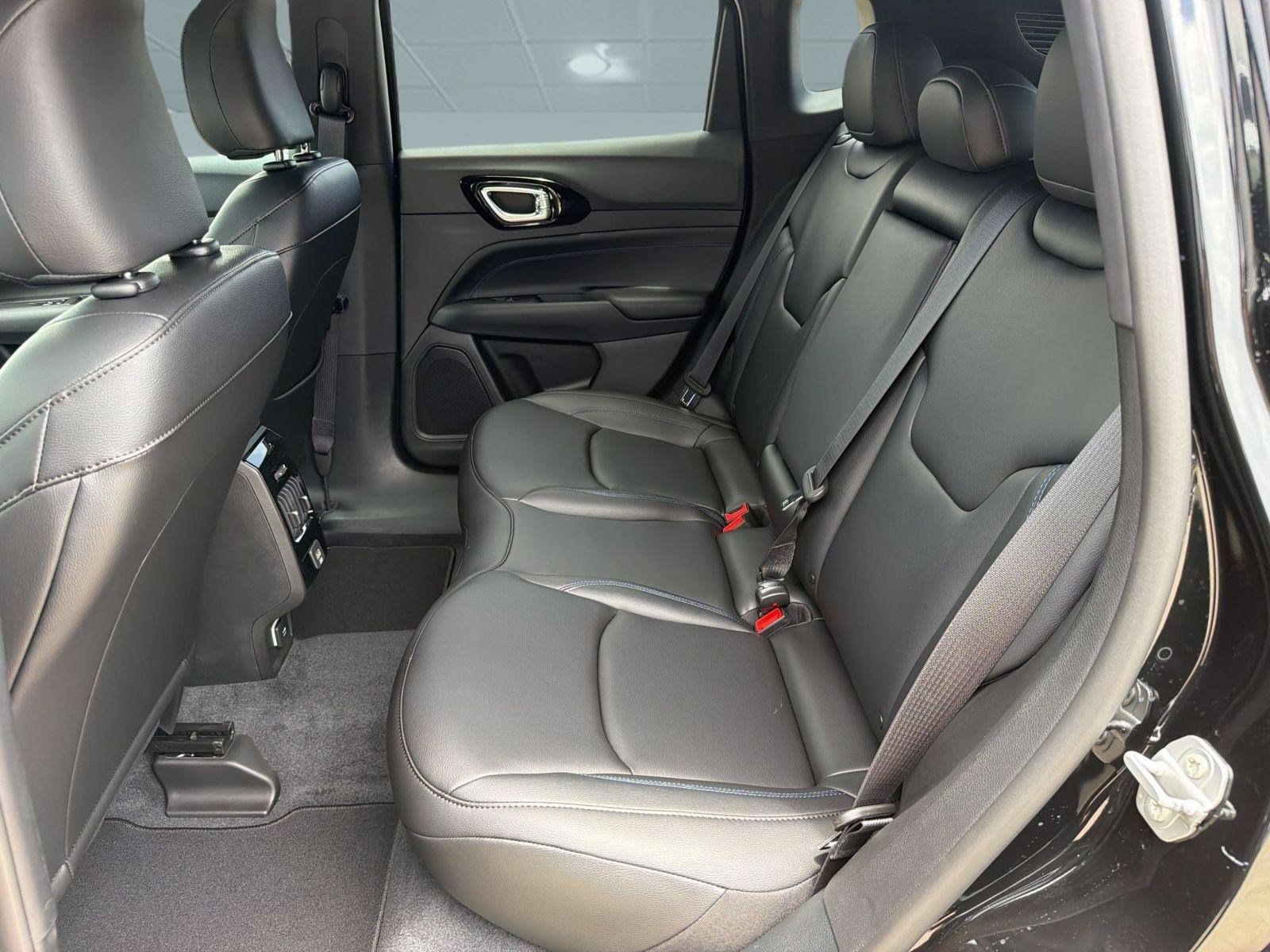 New 2026 Jeep Compass Limited AWD/4WD image 21
