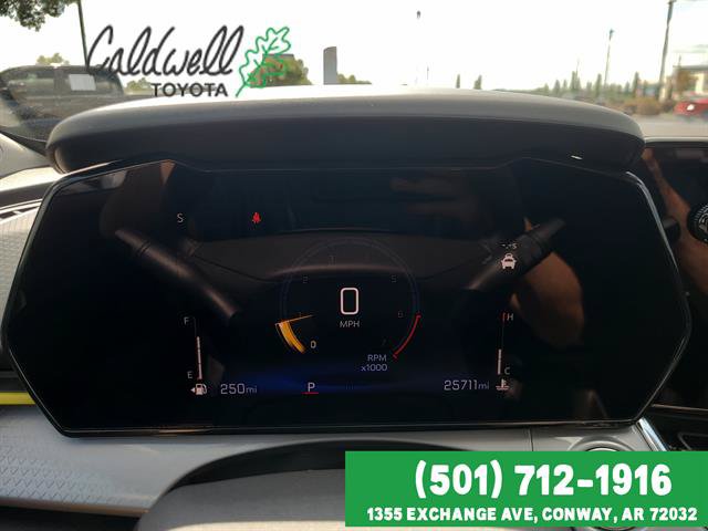 Used 2024 Chevrolet Trax LT w/ Driver Confidence Package FWD image 28