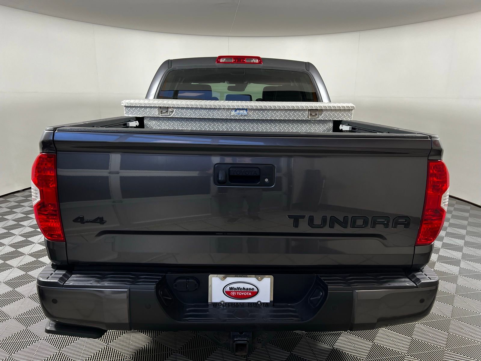 Used 2019 Toyota Tundra Platinum image 6