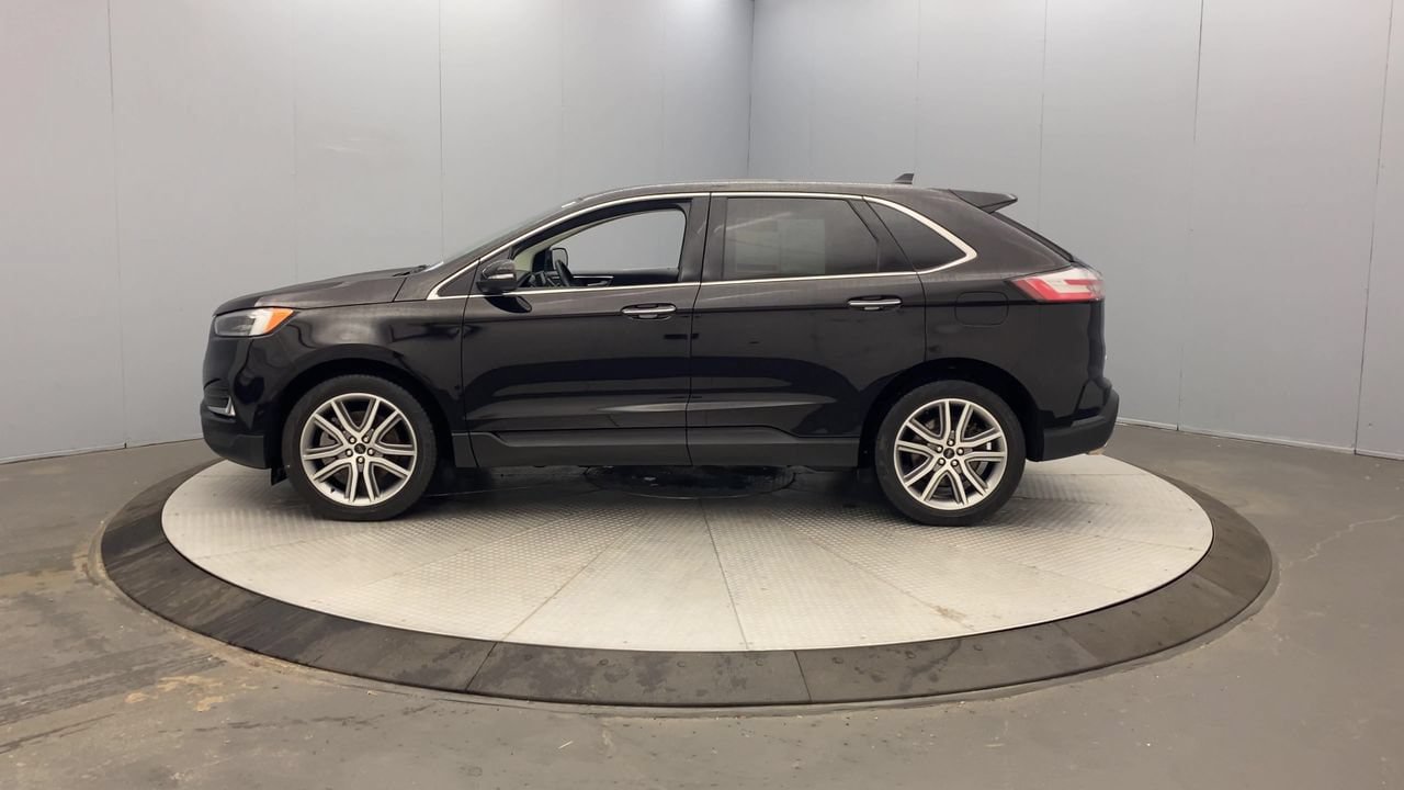 Used 2024 Ford Edge Titanium w/ Equipment Group 301A AWD/4WD image 2