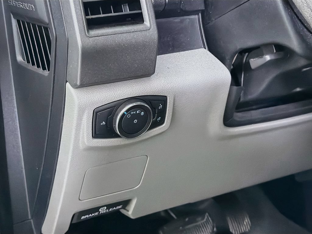Used 2017 Ford F250 XL w/ Power Equipment Group AWD/4WD image 13