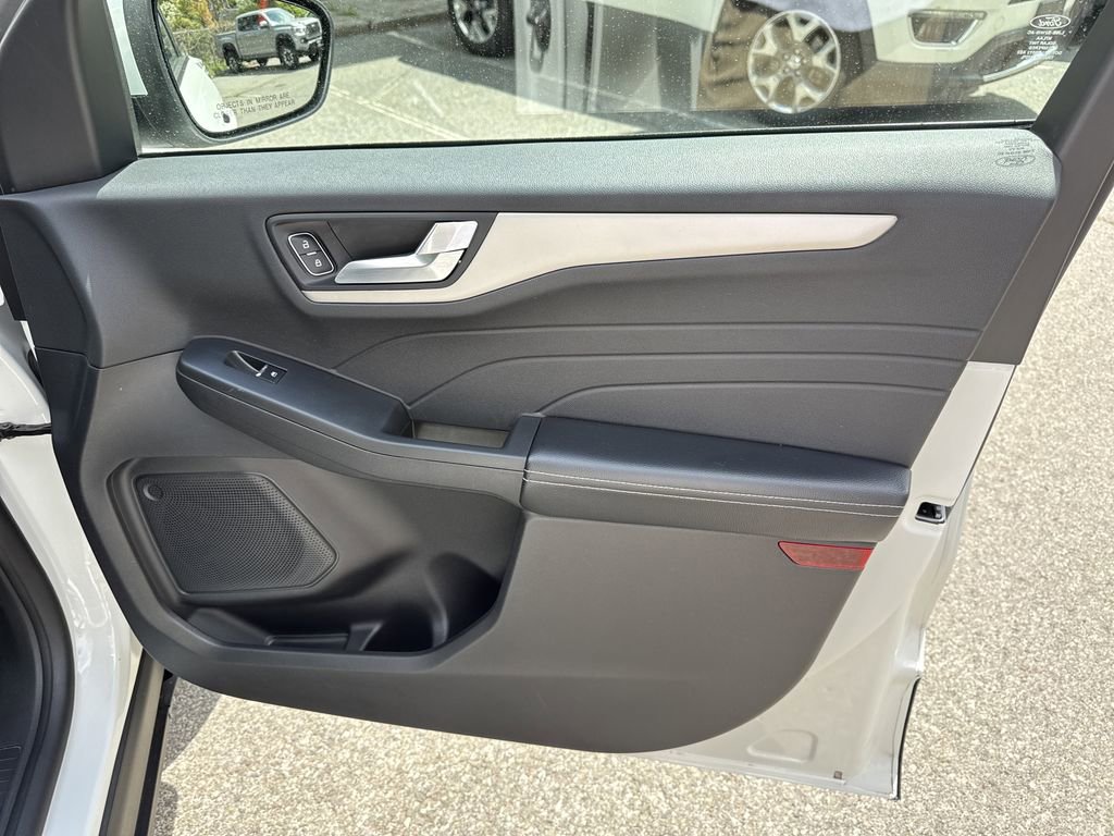 Used 2022 Ford Escape SEL w/ Technology Package AWD/4WD image 28