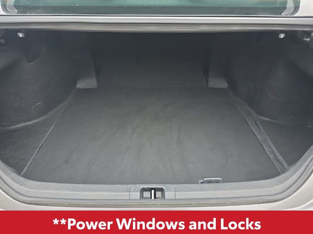 Used 2025 Toyota Camry SE image 12