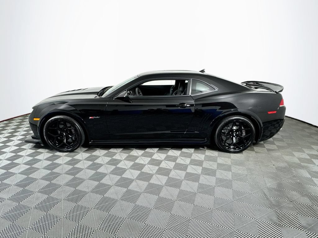 Used 2015 Chevrolet Camaro Z/28 RWD image 4