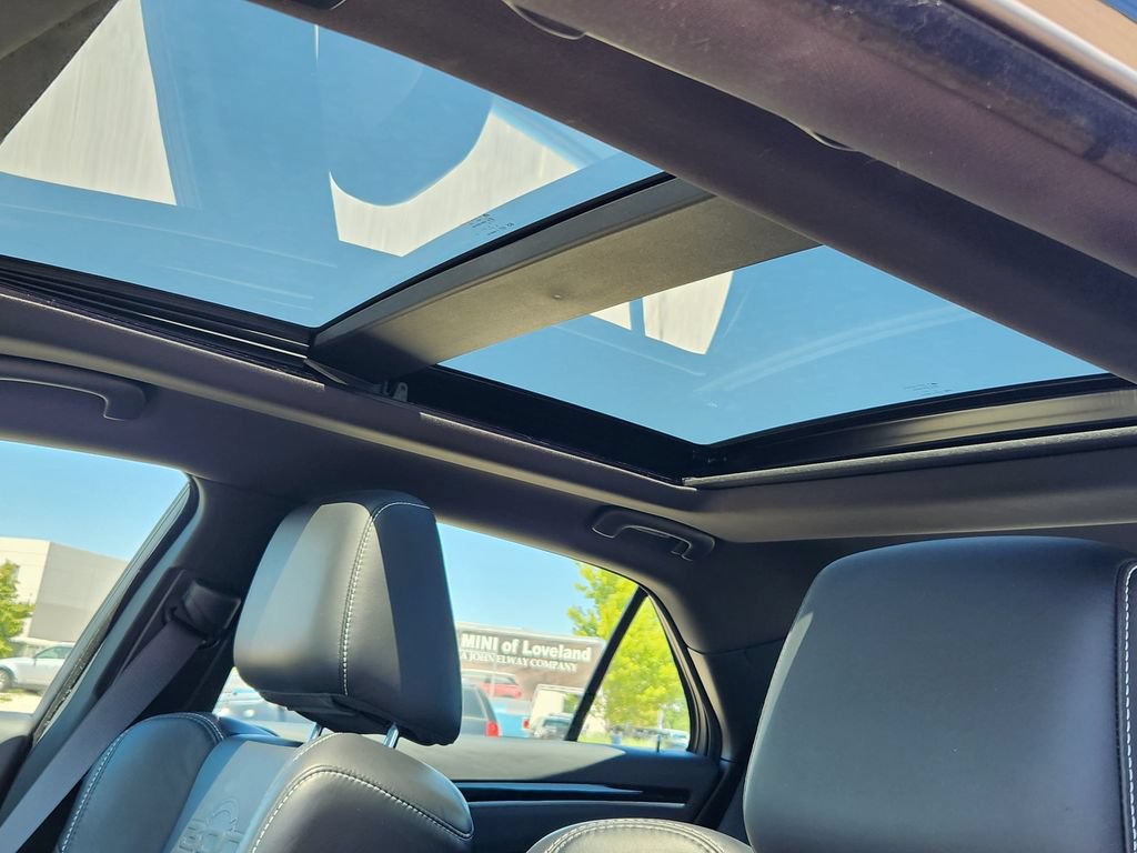 Used 2023 Chrysler 300 C RWD image 31