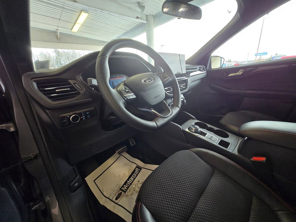 Used 2023 Ford Escape ST-Line w/ Tech Pack #1 image 10
