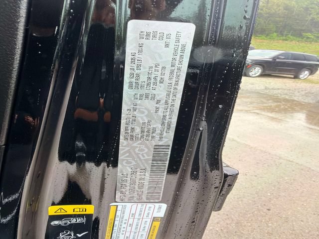 New 2026 Jeep Gladiator Rubicon w/ Steel Power Dome Hood Package AWD/4WD image 32
