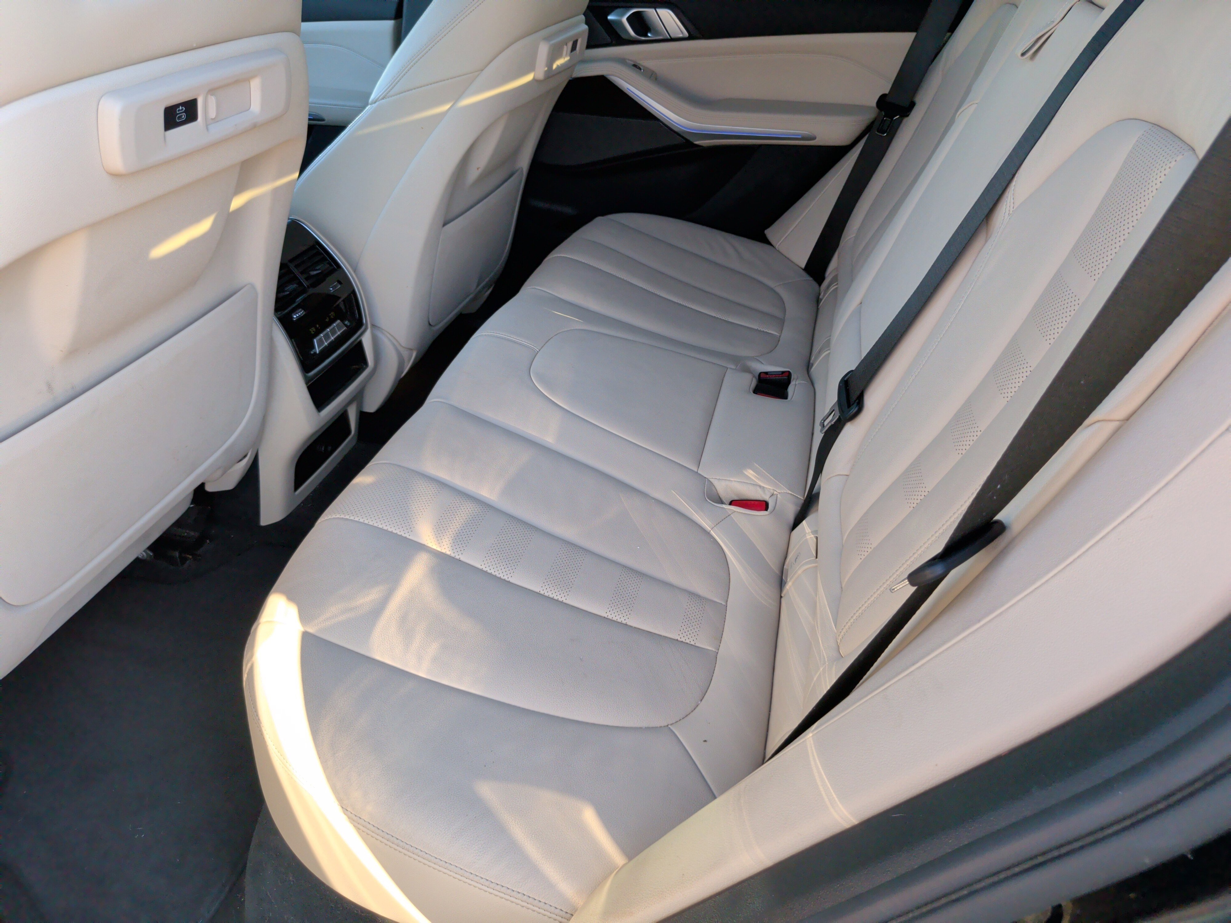 Used 2021 BMW X5 xDrive40i w/ Premium Package image 34