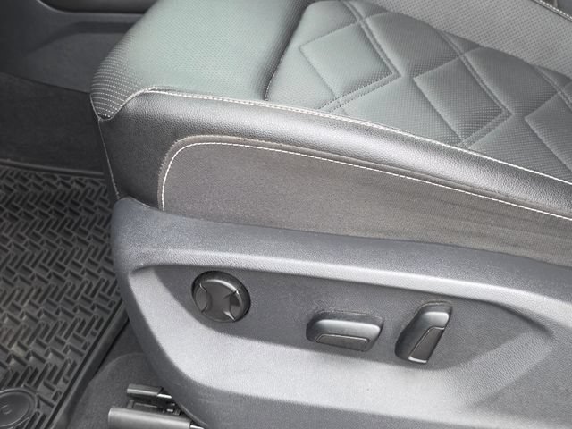 Used 2025 Volkswagen Atlas SE FWD image 20