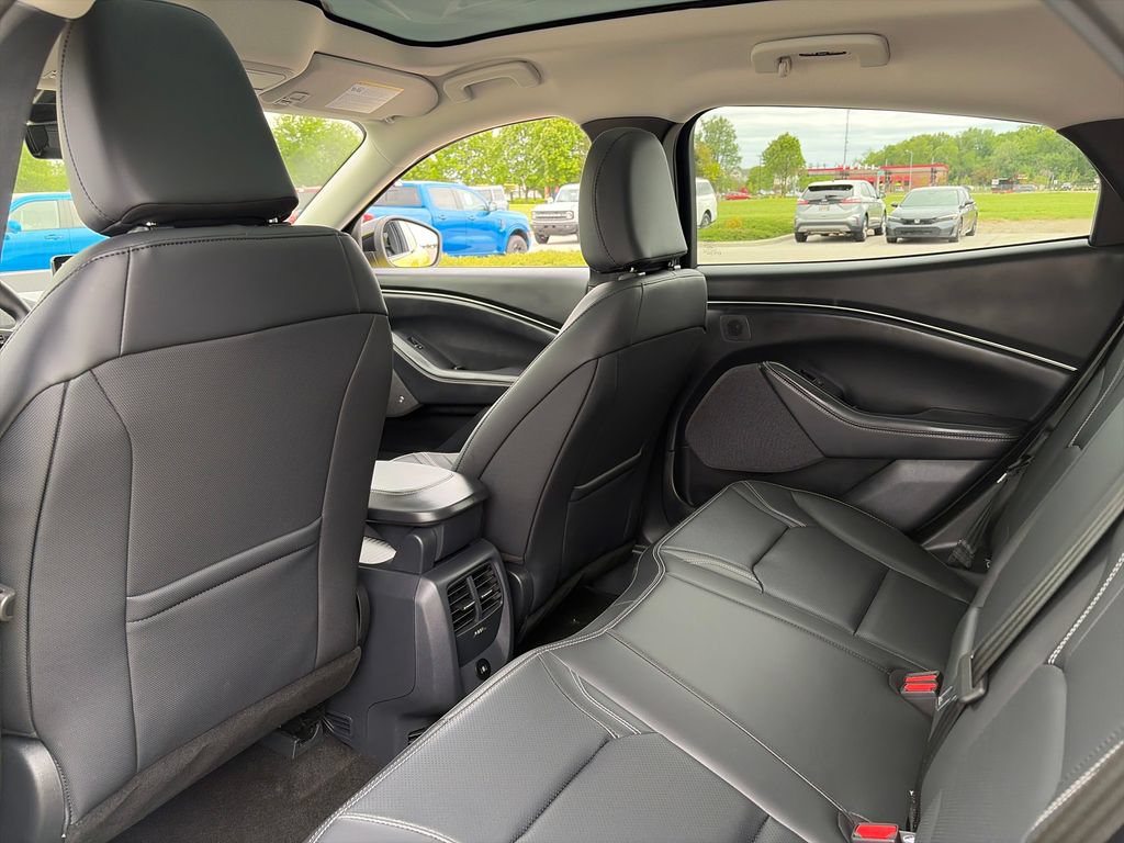 Used 2025 Ford Mustang Mach-E Premium AWD/4WD image 29