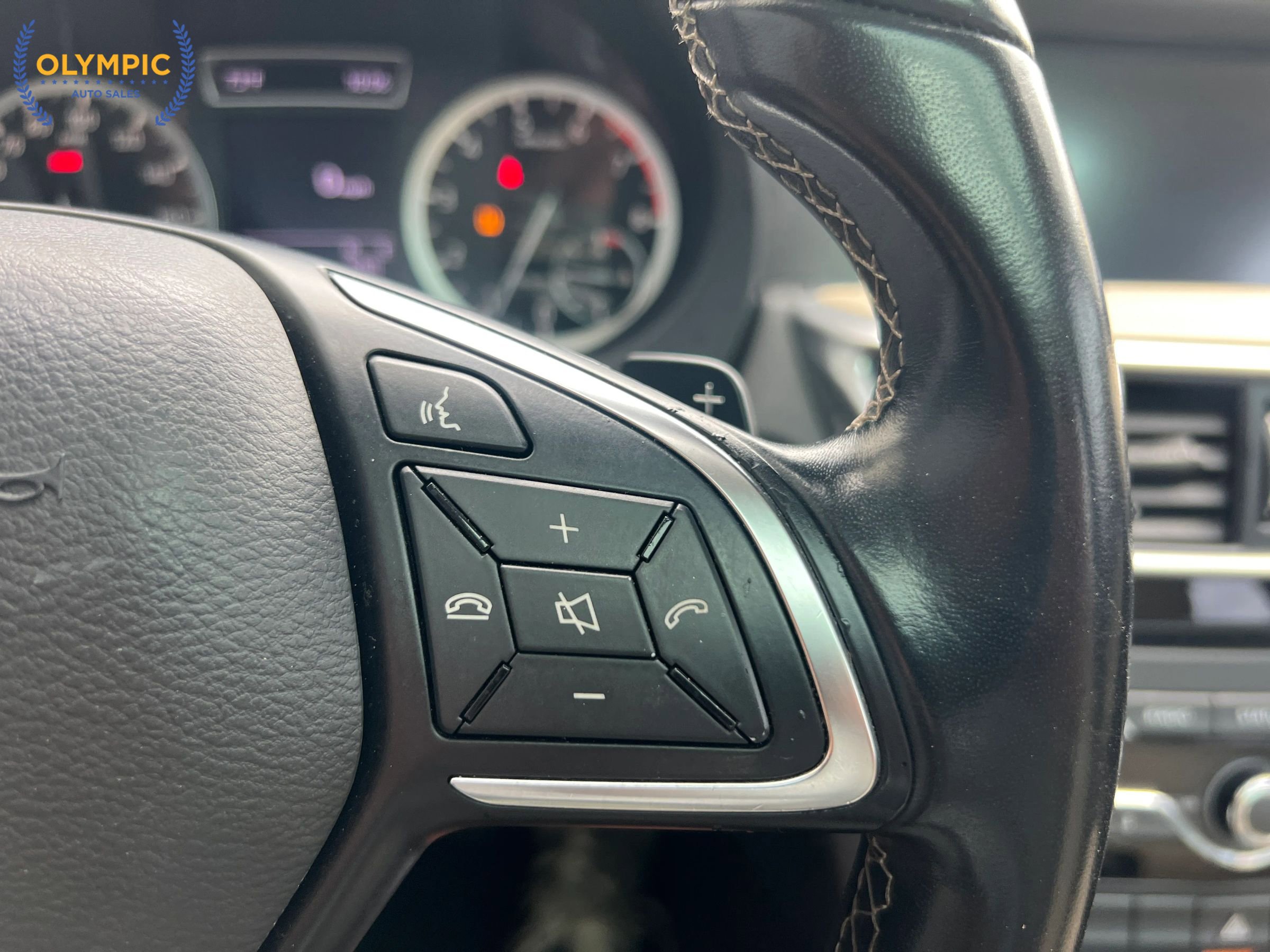 Used 2019 INFINITI QX30 image 25