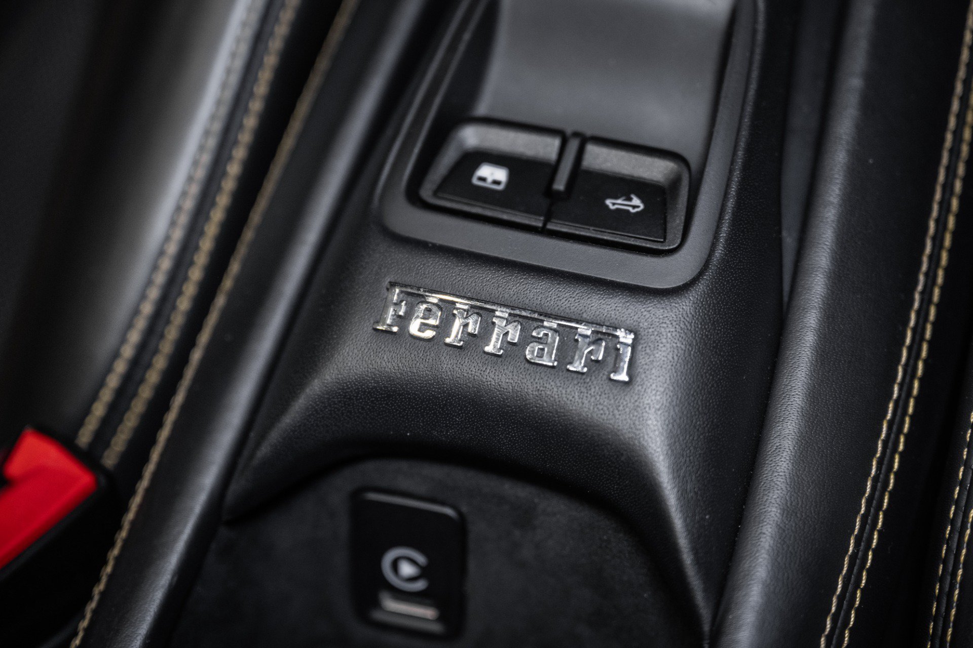Used 2023 Ferrari F8 Tributo RWD image 42