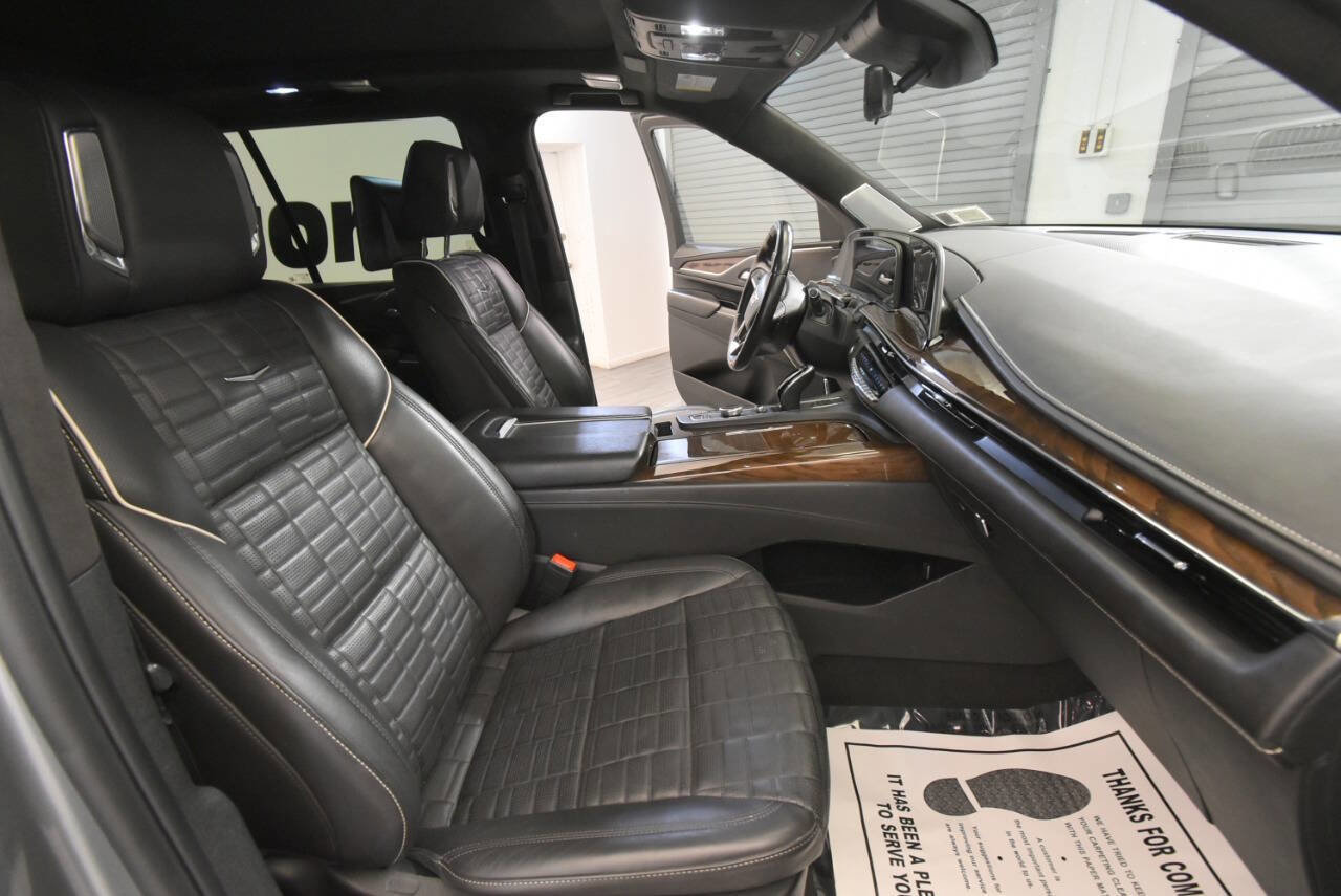 Used 2023 Cadillac Escalade Sport Platinum w/ LPO, ONYX Package AWD/4WD image 21