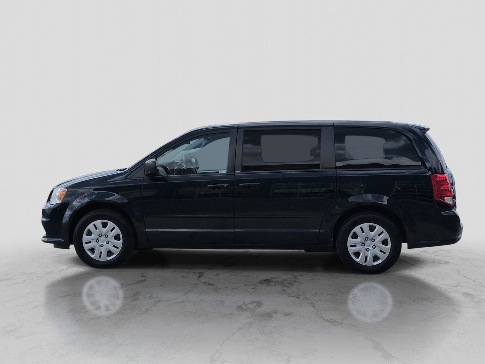 Used 2014 Dodge Grand Caravan SE w/ Quick Order Package 29E SE image 3