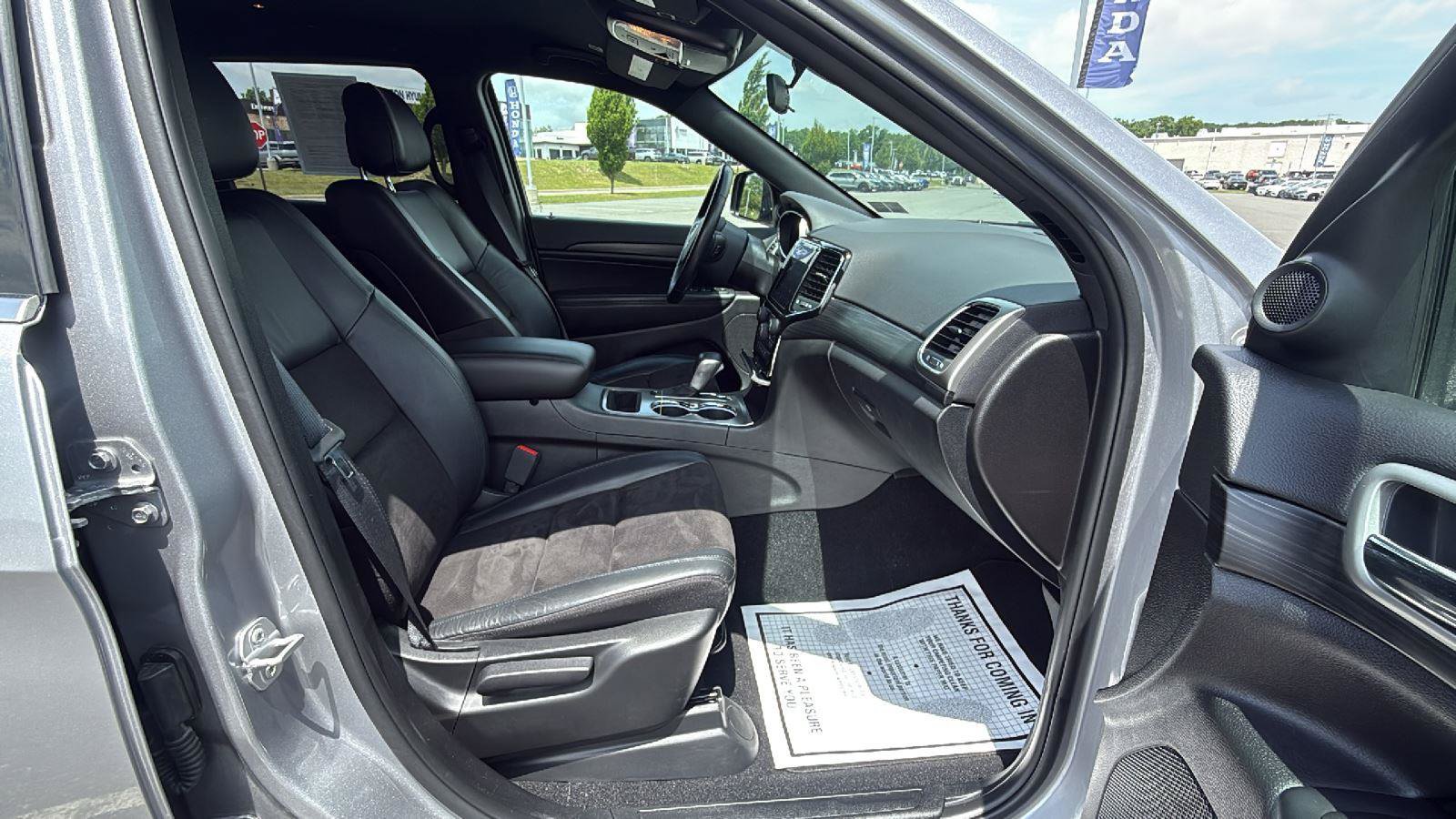 Used 2021 Jeep Grand Cherokee Laredo X AWD/4WD image 18