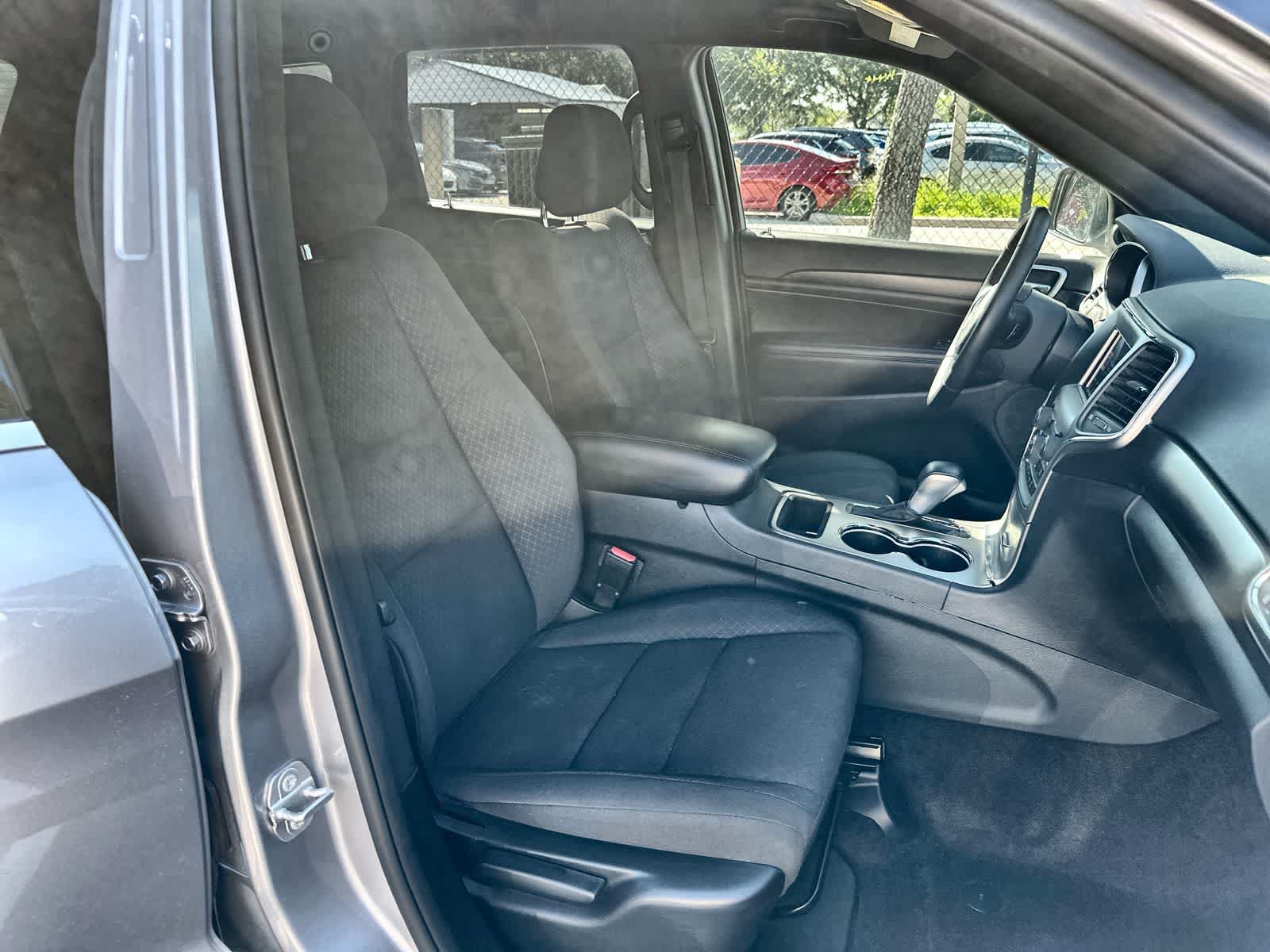 Used 2018 Jeep Grand Cherokee Laredo AWD/4WD image 9