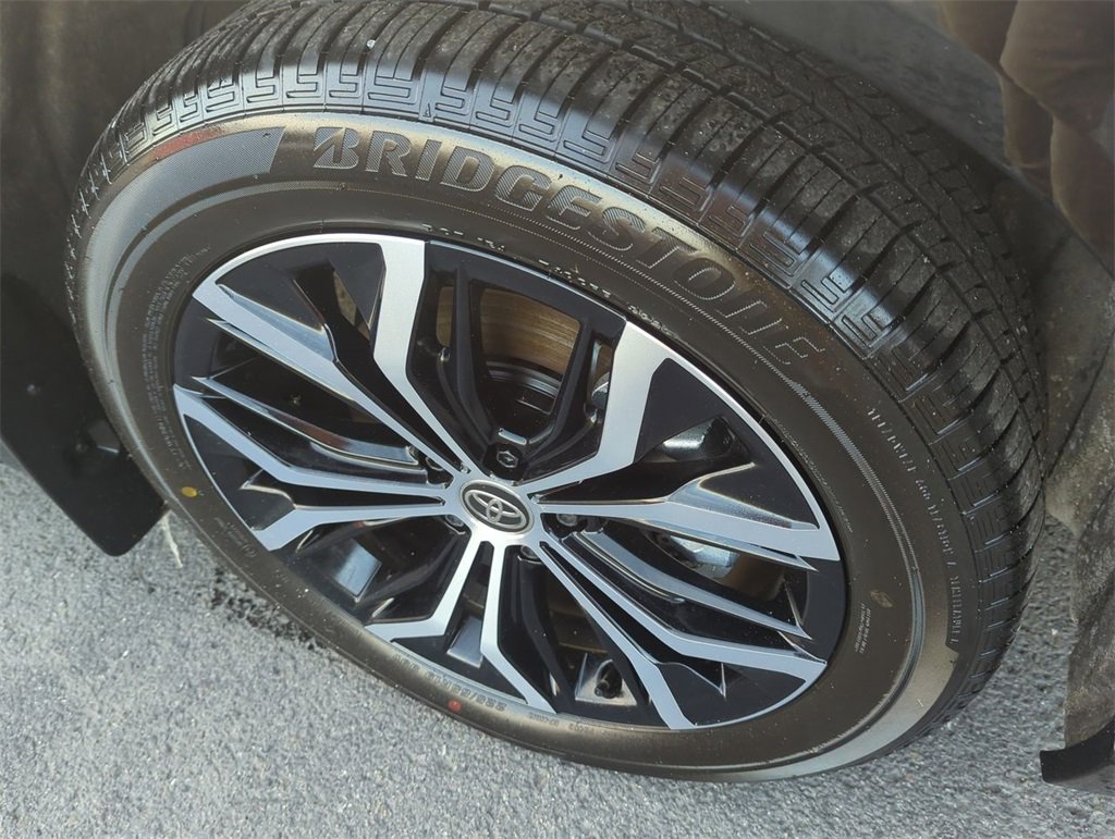 Used 2025 Toyota Crown Signia image 10