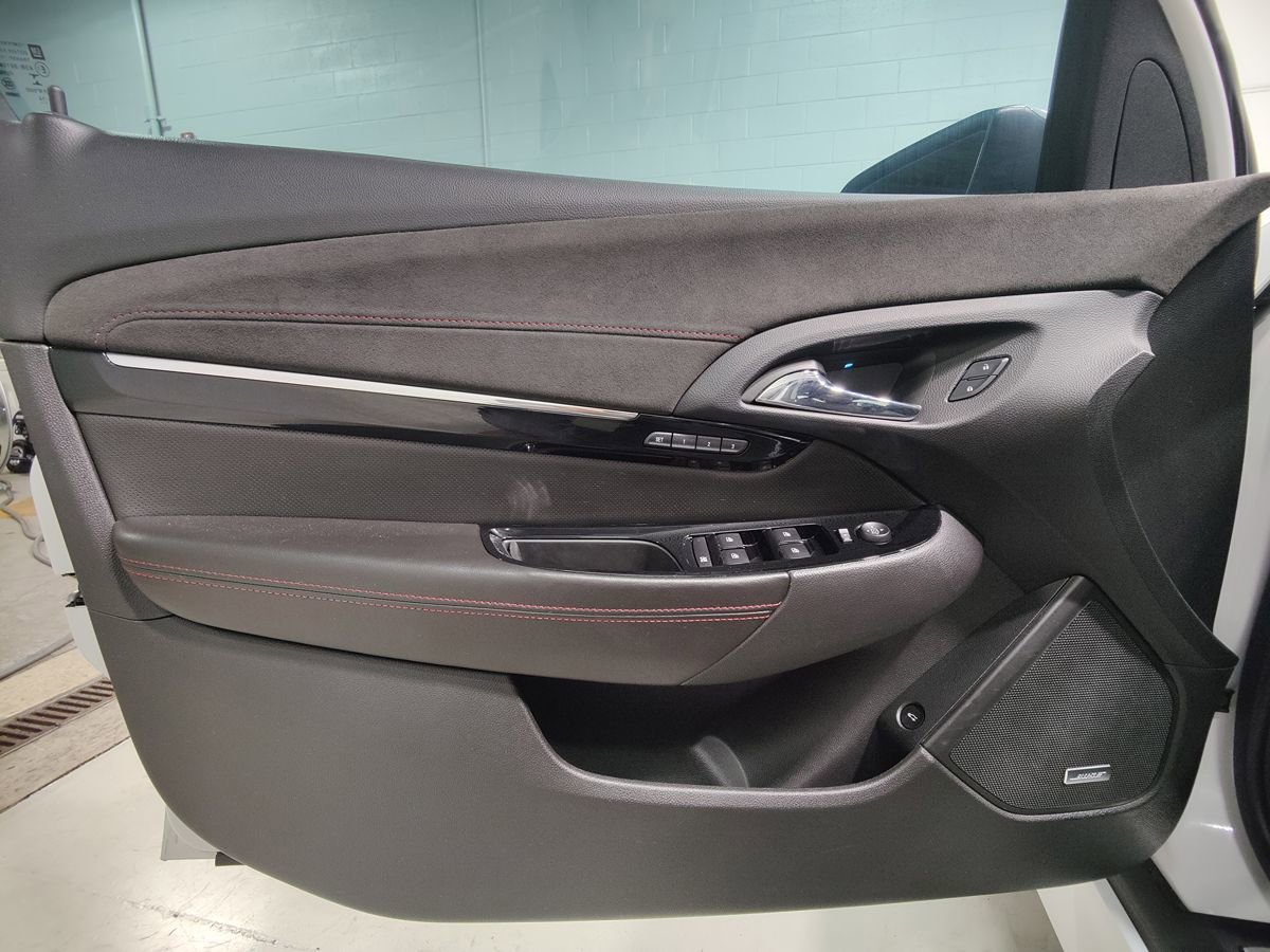 Used 2015 Chevrolet SS RWD image 25