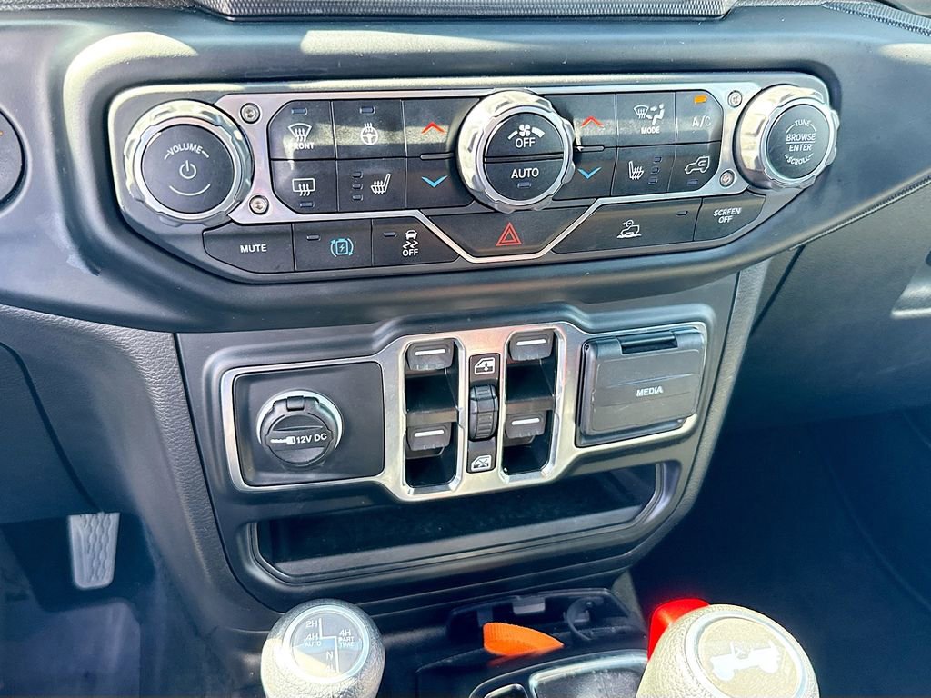 Used 2023 Jeep Wrangler Unlimited w/ Cold Weather Group image 17