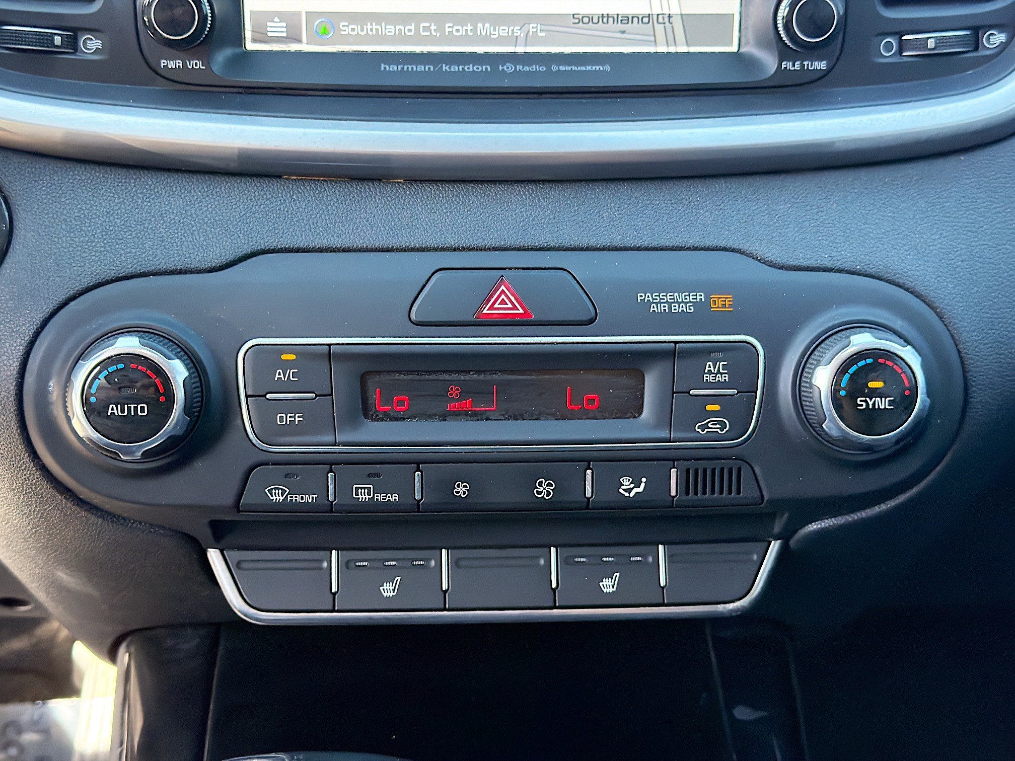 Used 2019 Kia Sorento SX image 32