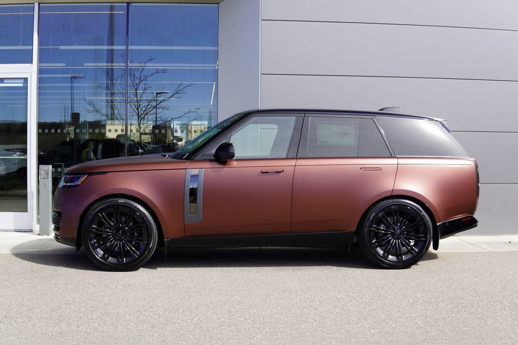 New 2026 Land Rover Range Rover SV image 8