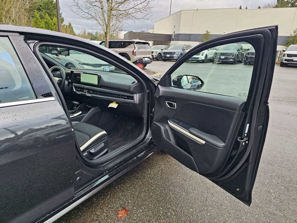 New 2025 Kia K4 GT-Line Turbo image 30