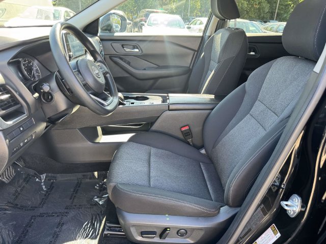 Used 2024 Nissan Rogue SV FWD image 16