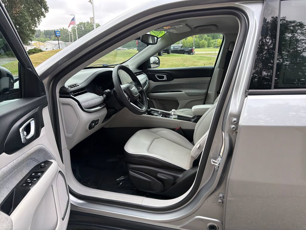 Used 2022 Jeep Compass Latitude AWD/4WD image 10