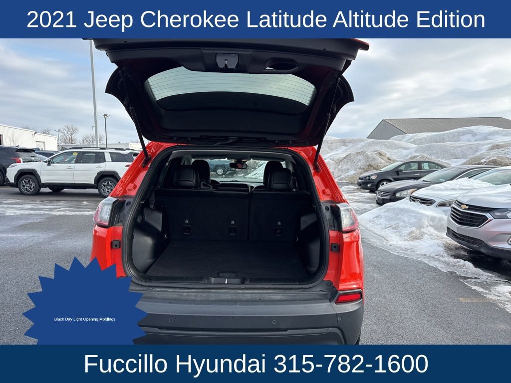 Used 2021 Jeep Cherokee Latitude Plus AWD/4WD image 8