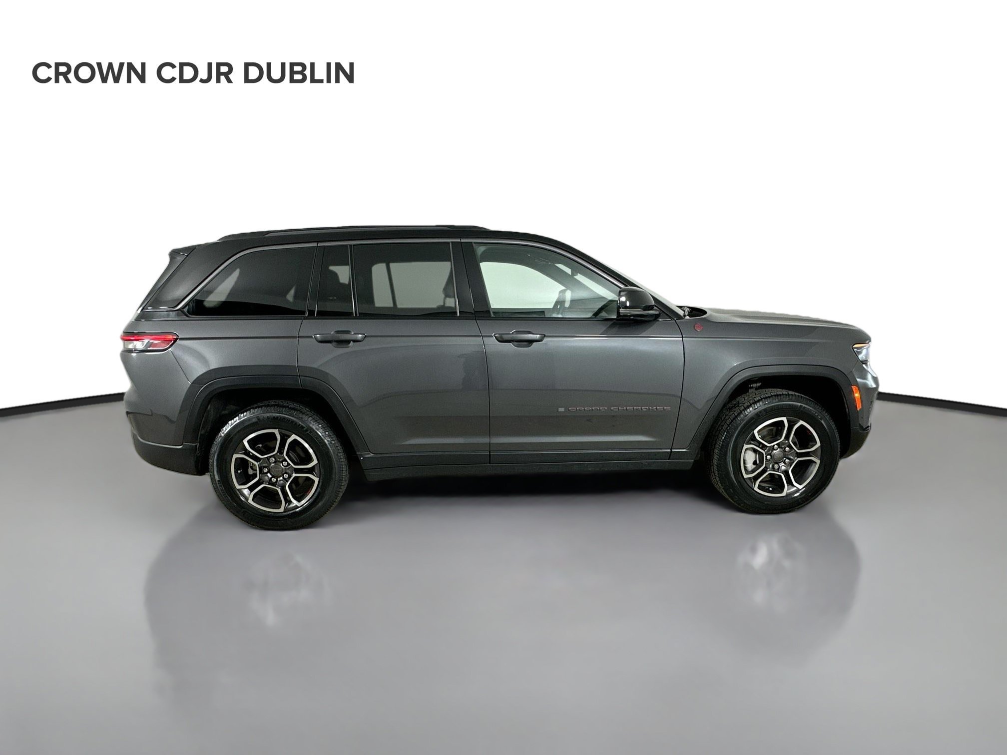 Used 2022 Jeep Grand Cherokee Trailhawk w/ ADV Protech Group II AWD/4WD image 4