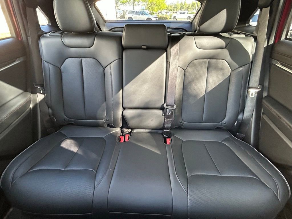 Used 2025 Jeep Wagoneer S Limited image 13