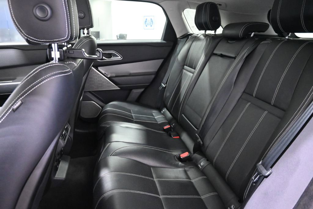 Used 2018 Land Rover Range Rover Velar S image 13