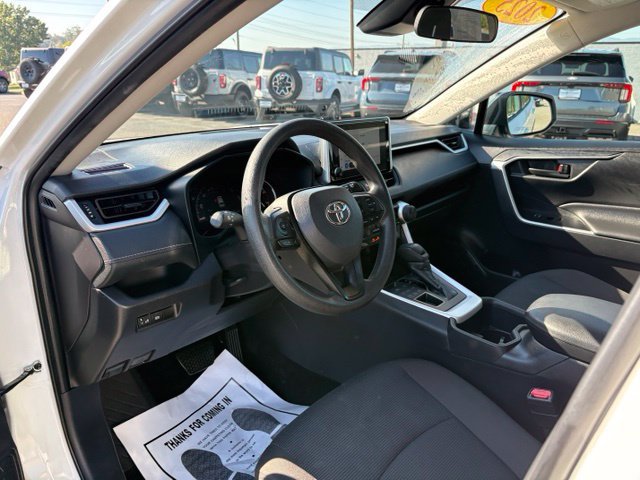 Used 2025 Toyota RAV4 LE AWD/4WD image 3