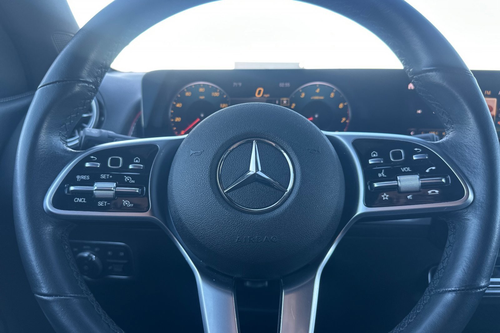 Used 2022 Mercedes-Benz GLB 250 4MATIC image 22