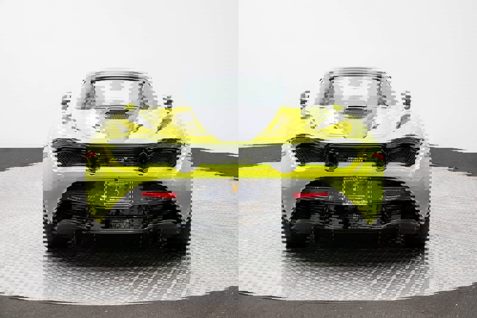 Used 2023 McLaren 720S Performance image 22