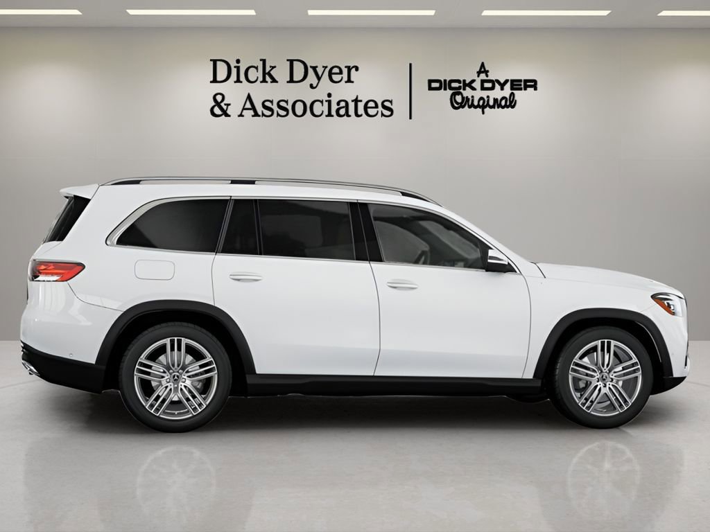 Used 2025 Mercedes-Benz GLS 450 4MATIC image 6