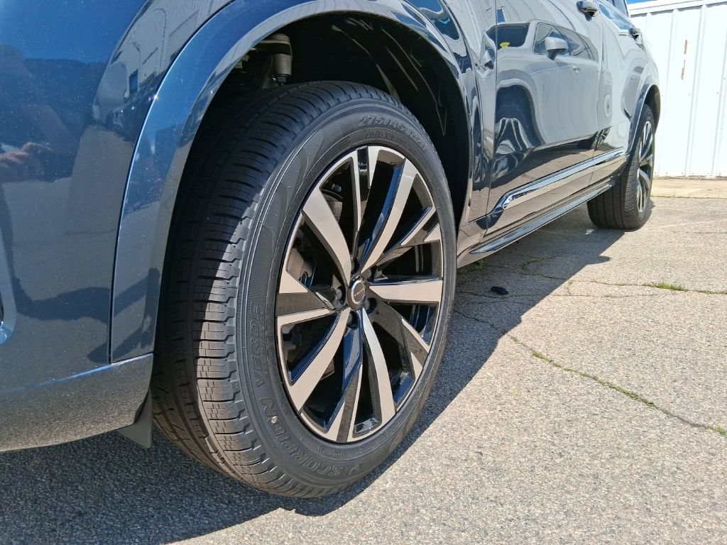 New 2026 Volvo XC90 B5 Core w/ Protection Package AWD/4WD image 4