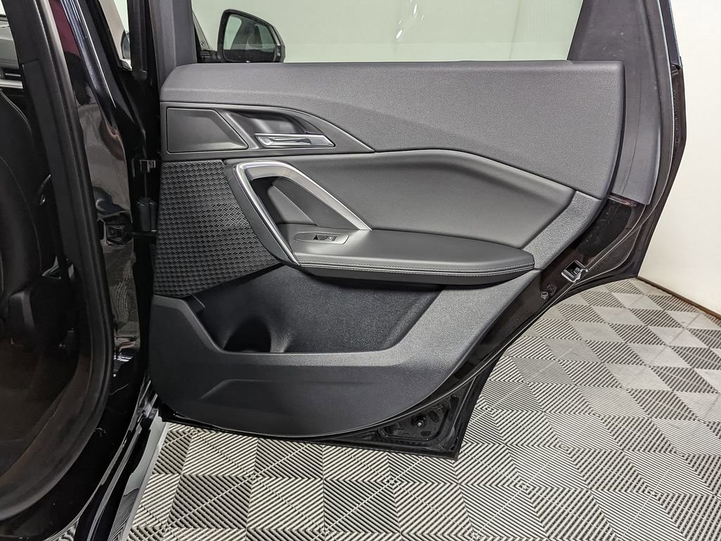 Used 2025 BMW X1 xDrive28i w/ Technology Package image 40