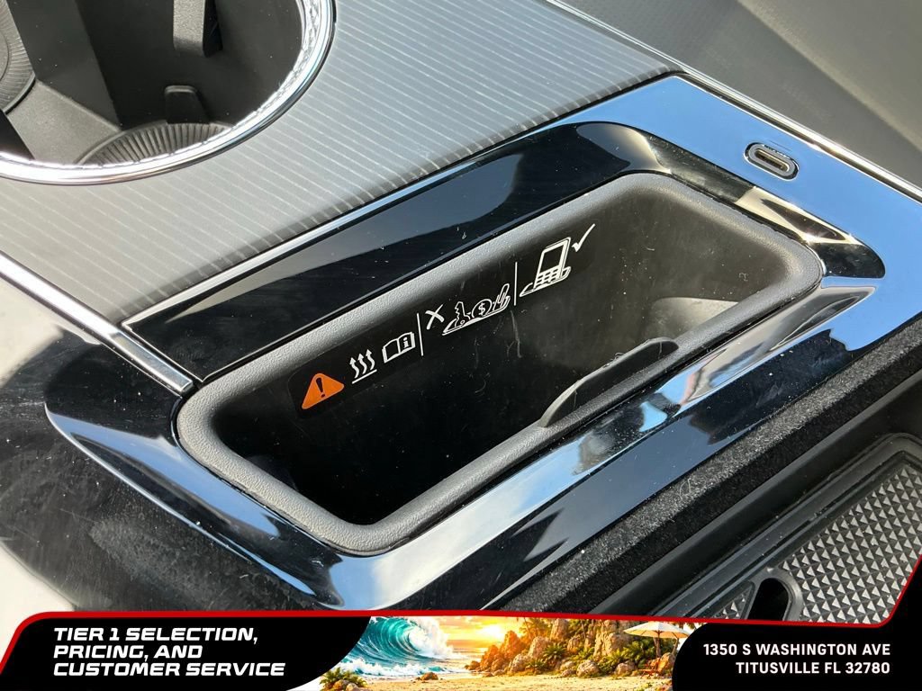 Used 2025 Cadillac Lyriq Luxury RWD image 45