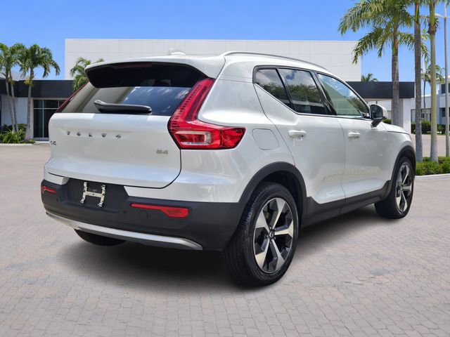 Used 2023 Volvo XC40 B4 Plus w/ Protection Package image 7