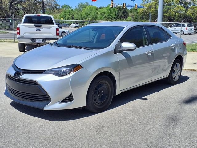 Used 2017 Toyota Corolla LE image 3