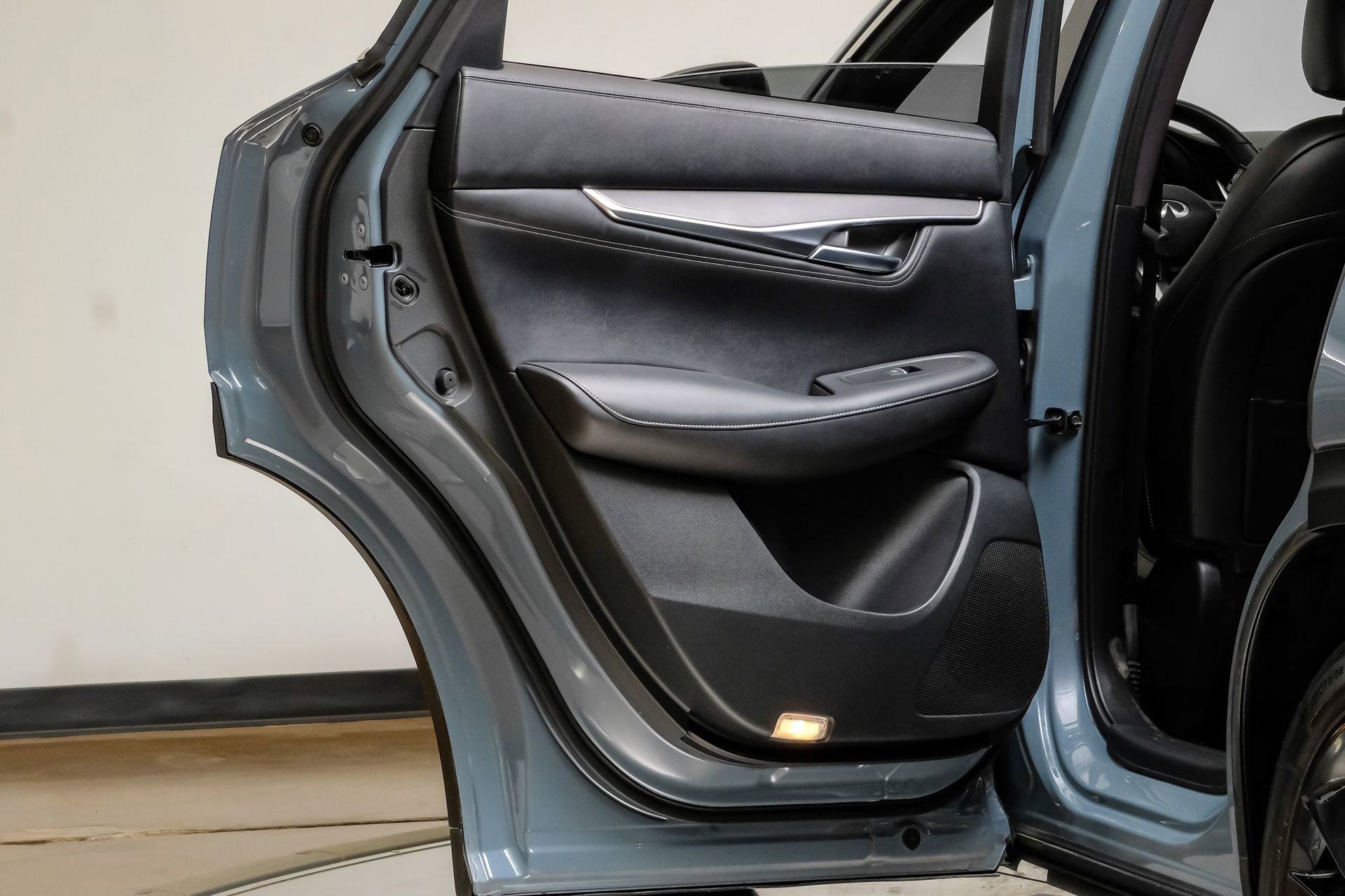 Used 2023 INFINITI QX55 Luxe w/ Cargo Package image 45