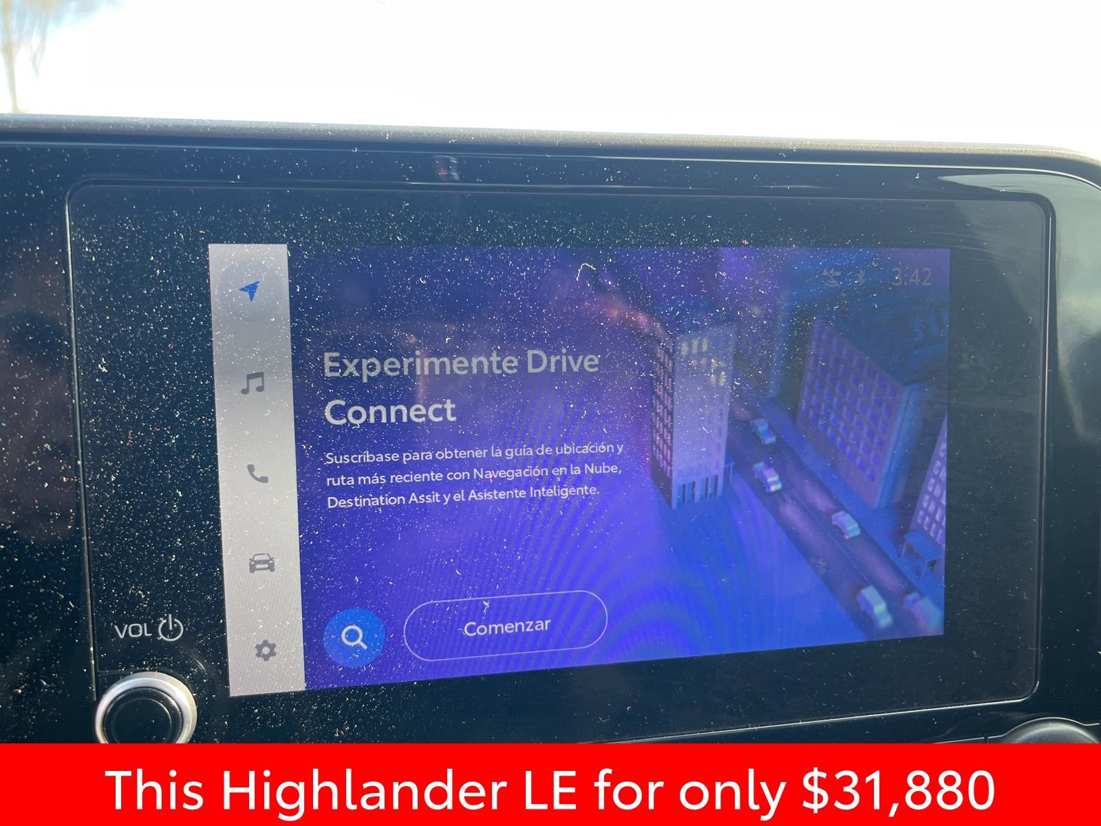 Used 2023 Toyota Highlander LE image 14