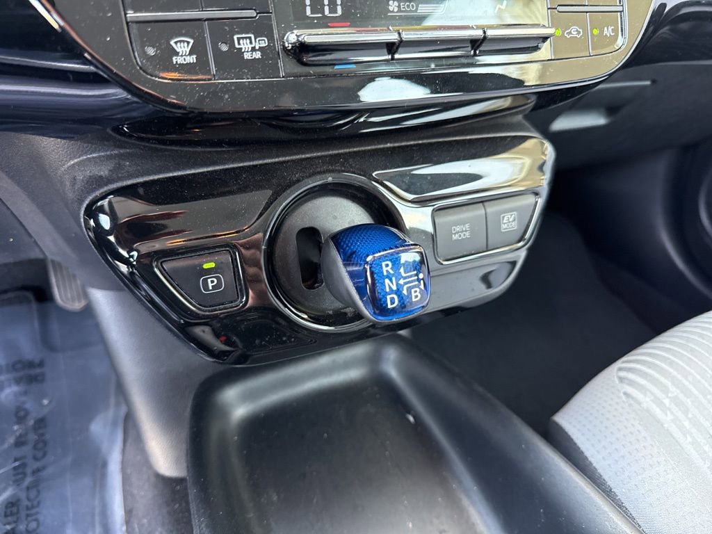 Used 2017 Toyota Prius Two image 15